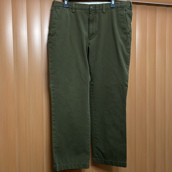 Ultra soft cotton chino in defender green size 36X30. - Picture 2 of 4